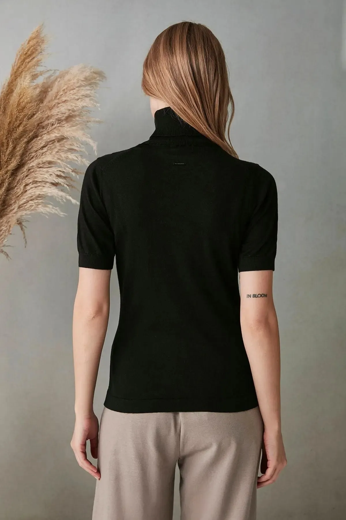 Black Silk and Cashmere Aleyna Short Sleeve Women's Knitwear