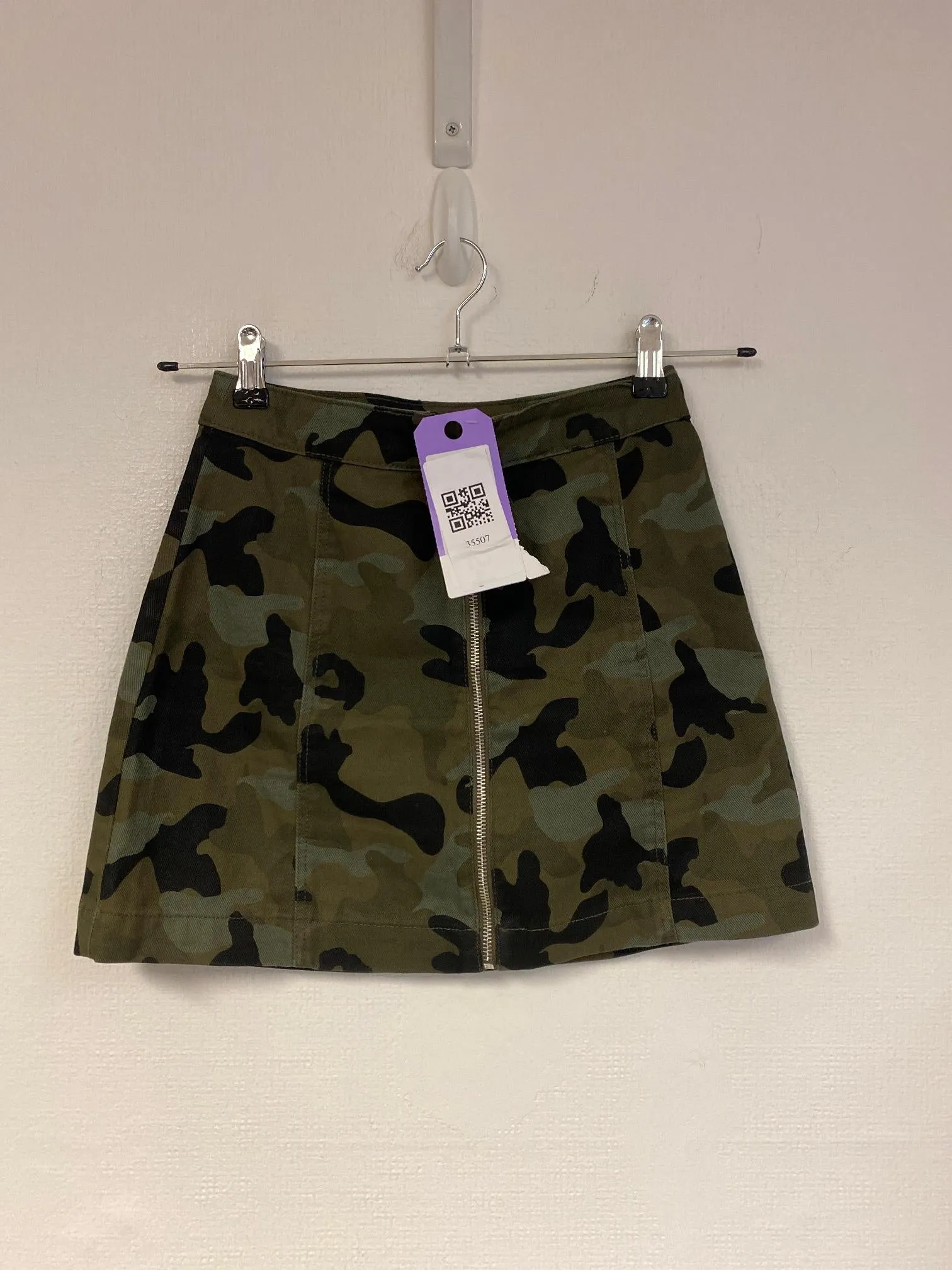 Green camo skirt, H&M, Size 8 (Cotton)