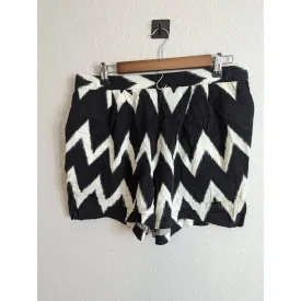 H&M Womens Sz M Casual Pull On Jogger Shorts Black White Chevron