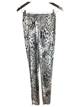 PRETTY LITTLE THING Women Activewear Leggings Regular fit in Black - XS